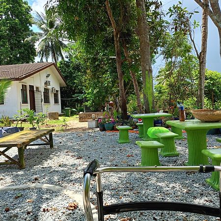 One Mek Roomstay Melor Exterior photo